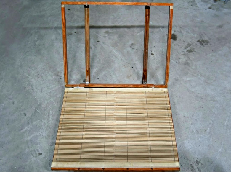 Screen sits between frames